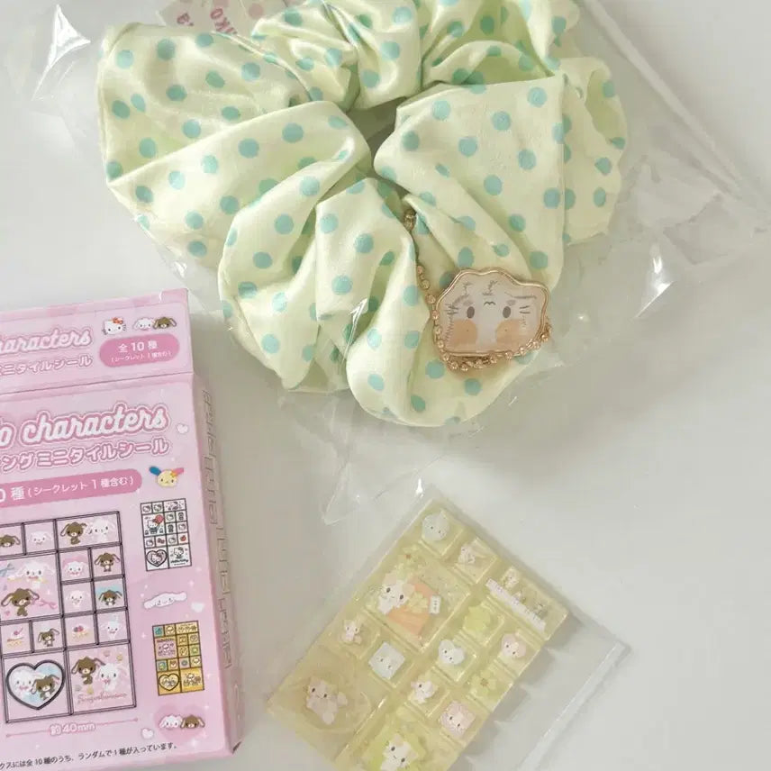 [BUNJANG] Sanrio Marshmallow Mini Tiles &amp; Scrunchie Set / 산리오 마슈마로 미니타일 + 머리끈 슈슈