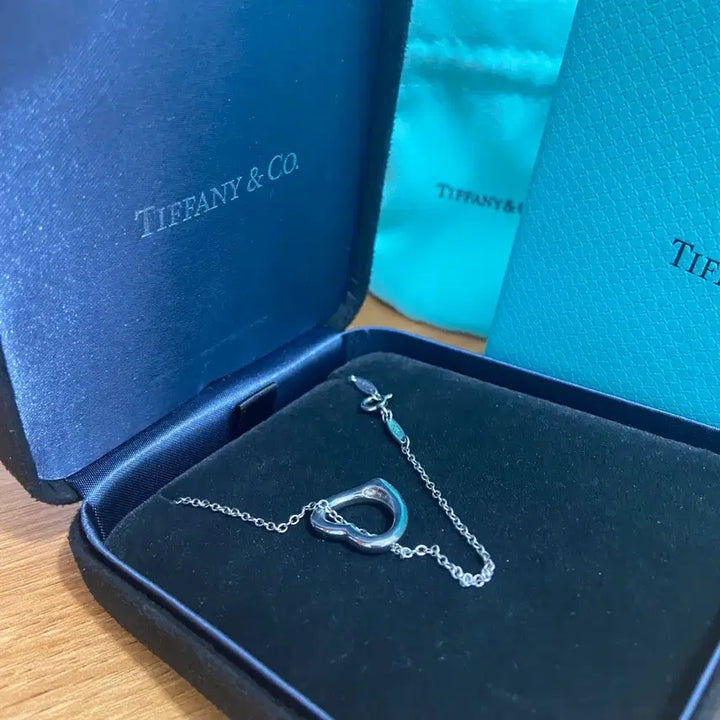 [BUNJANG] Tiffany &amp; Co. Open Heart Necklace Full Box / 티파니앤코 오픈 하트 목걸이 풀박스