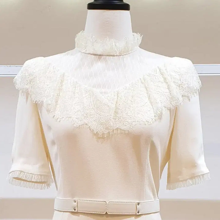 [BUNJANG] It Michaa Lace Neck Dress / 잇미샤(it michaa) 레이스넥 원피스 44