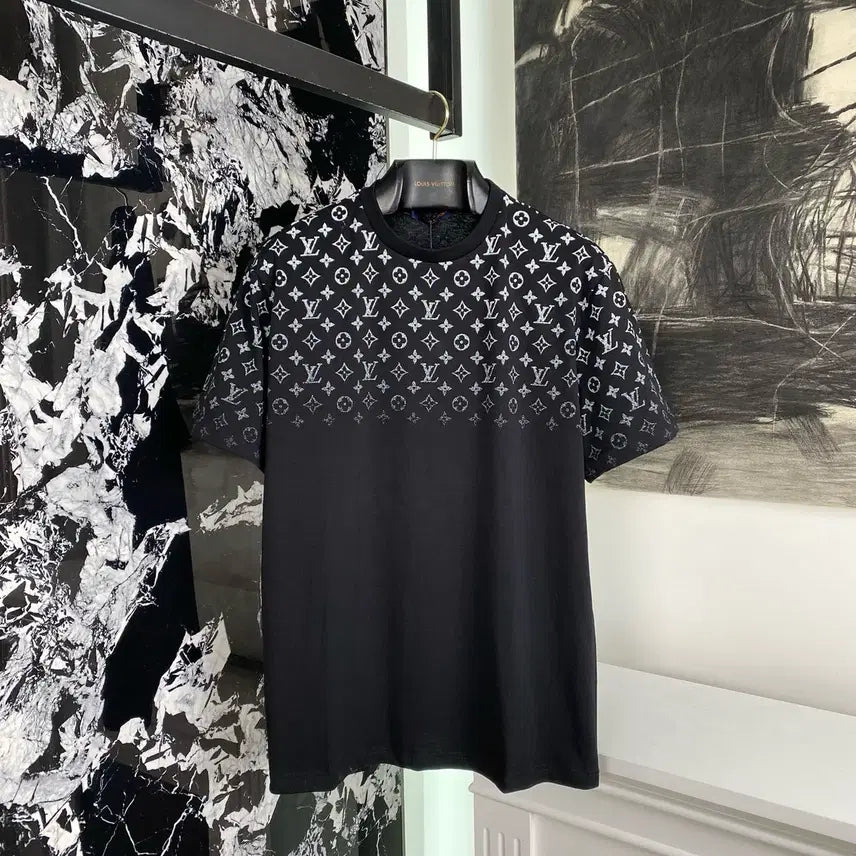 [BUNJANG] Louis Vuitton Monogram Gradient Black Short Sleeve T-Shirt / 루이비통 모노그램 그라디언트 블랙 반팔 티셔츠 남성 여름 올해구매