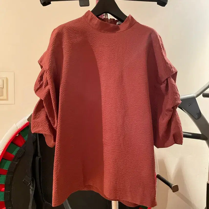 [BUNJANG] COS Cotton Textured Frill Blouse Size 36 / COS 코스 코튼 텍스처 프릴 블라우스 36