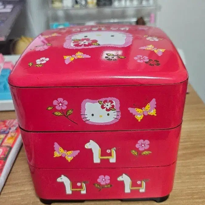 [BUNJANG] 2002 Hello Kitty Classic 3-Tier Lunch Box / 2002년 헬로키티 고전 3단 도시락통(키티 3단 찬합)