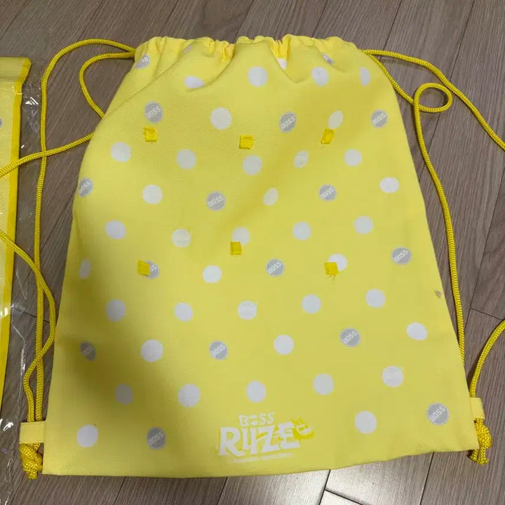 [BUNJANG] Shanghai Boss Rise Drawstring Bag with Doll Hanger Backpack / 단순개봉)상하이 보스라이즈 굿즈가방 짐색 인형걸이 백팩