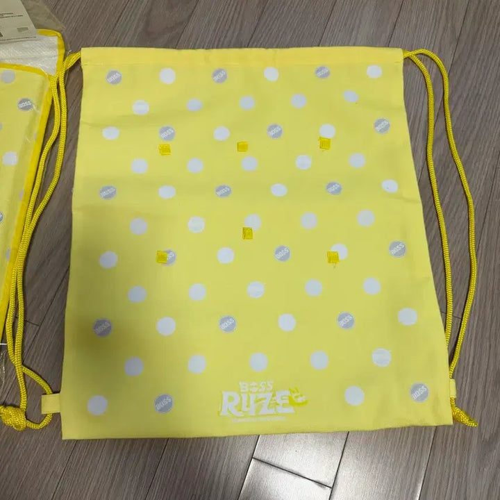 [BUNJANG] Shanghai Boss Rise Drawstring Bag with Doll Hanger Backpack / 단순개봉)상하이 보스라이즈 굿즈가방 짐색 인형걸이 백팩