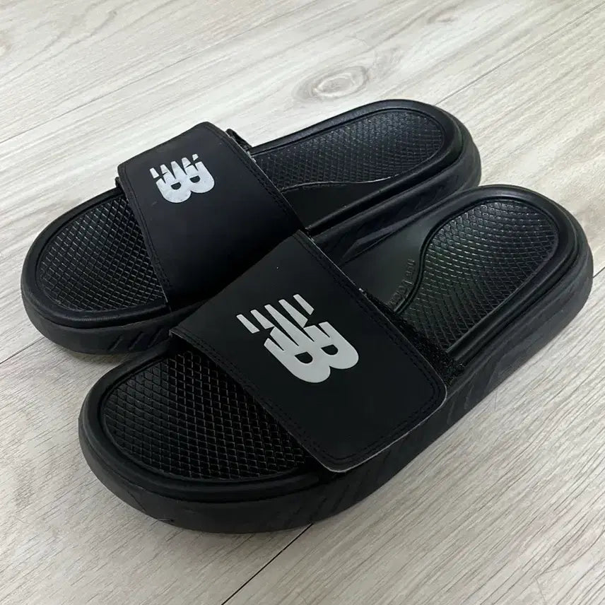 [BUNJANG] New Balance Cushioning Slide Black 260 / 뉴발란스 쿠셔닝 슬라이드 260
