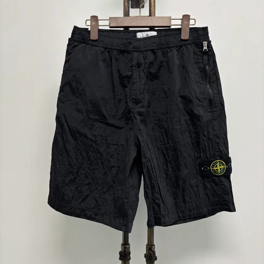 [BUNJANG] Stone Island Patch Nylon Shorts Black / [32]스톤아일랜드 와펜패치 나일론 반바지