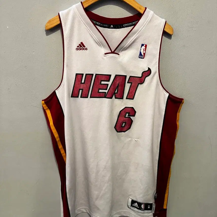 [BUNJANG] Adidas HEAT James Sleeveless Top / 아디다스 정품 HEAT 제임스 나시