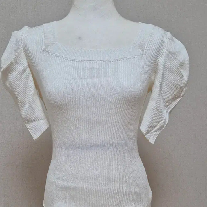 [BUNJANG] Puff Sleeve Ribbed Knit Short Sleeve Top / 퍼프소매 골지 니트 반팔 새상품