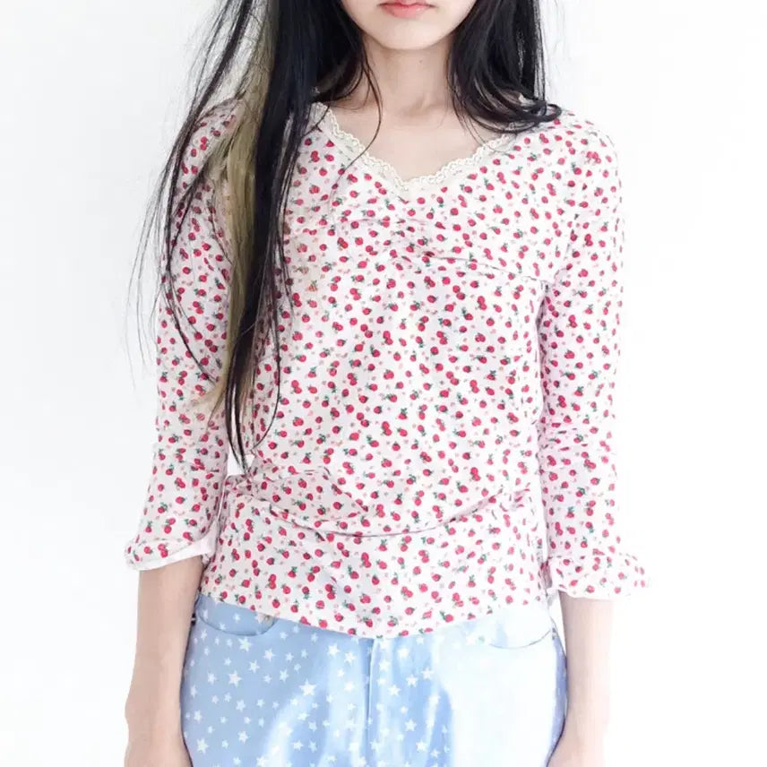 [BUNJANG] Shopfairy Strawberry Lace Top / 샵페어리 스트로베리 레이스탑