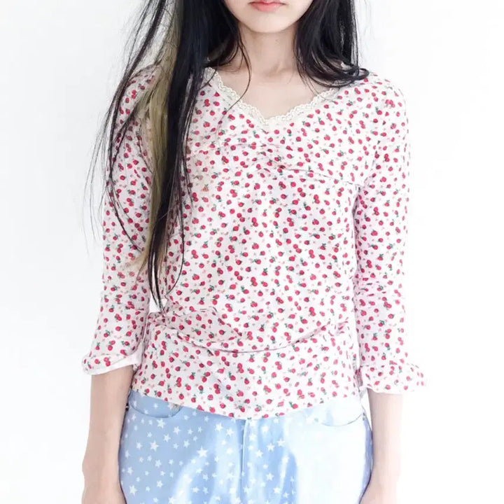 [BUNJANG] Shopfairy Strawberry Lace Top / 샵페어리 스트로베리 레이스탑