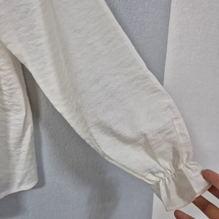 [BUNJANG] V-Neck Rayon Blend Blouse Size 66 / 브이넥 레이온혼방 블라우스 66