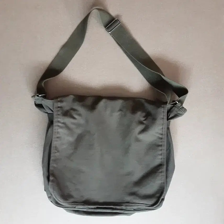 [BUNJANG] Vintage Messenger Bag Khaki / 빈티지 메신저백 카키