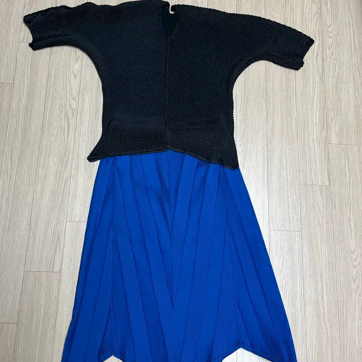 [BUNJANG] Issey Miyake Pleats Top / 이세이미야케상의