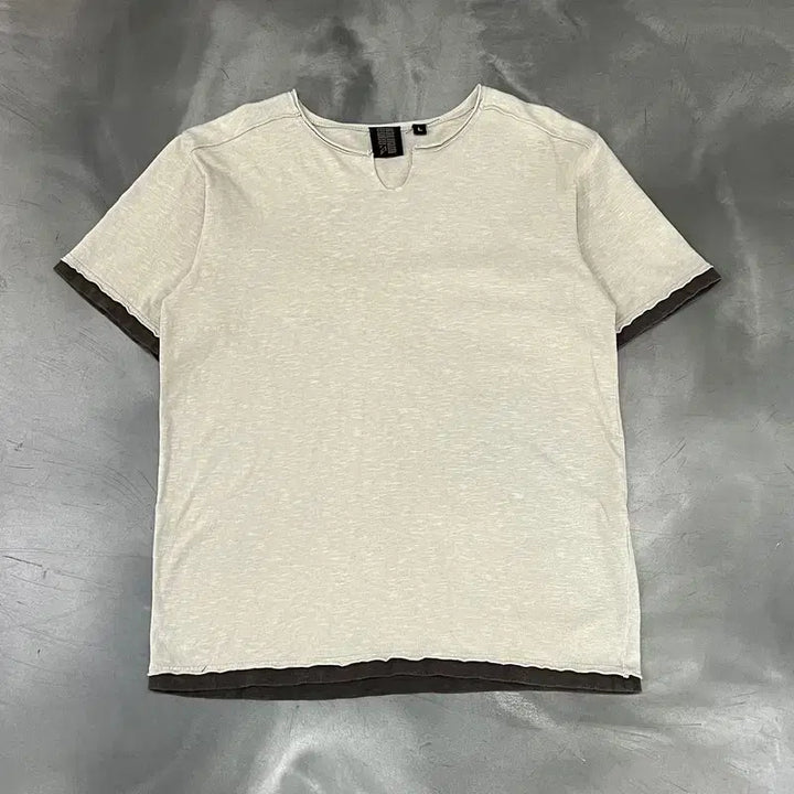 [BUNJANG] Halham Cutout Collar Short Sleeve T-Shirt / 할햄 트임 카라 반팔티 y16622