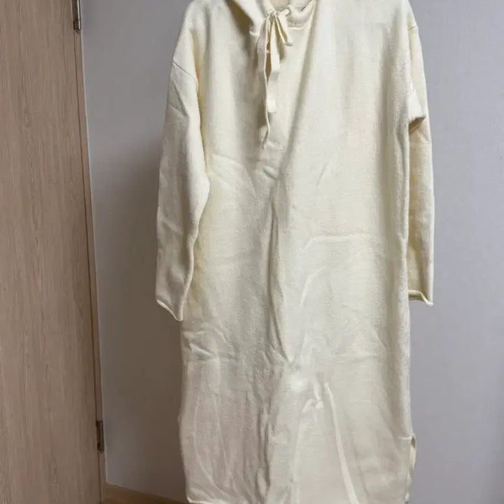 [BUNJANG] Ivory Knit Long Hooded Dress / 아이보리 후드 롱 원피스