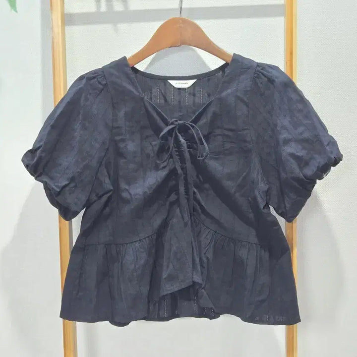 [BUNJANG] Frill Cotton Blouse / 프릴 면 블라우스
