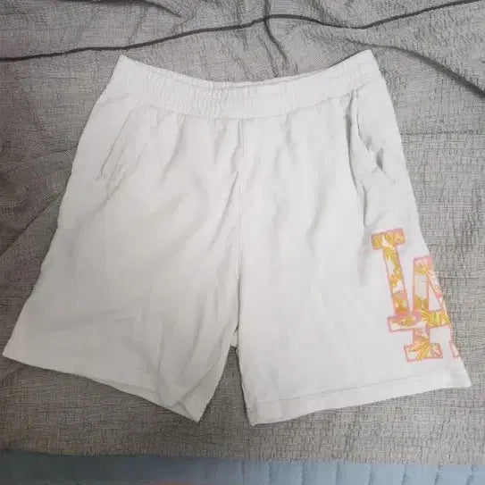 [BUNJANG] LA Flower Shorts White / LA 플라워 반바지 화이트
