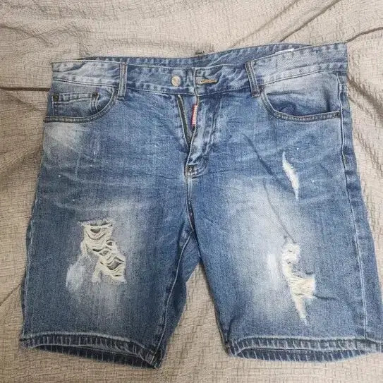 [BUNJANG] Dsquared2 Denim Shorts / 디스퀘어드2 데님 반바지 데미지진