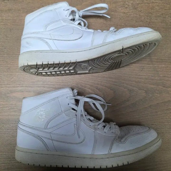 [BUNJANG] Nike Jordan 1 Mid Triple White US 10 / 나이키 조던1 미드 트리플화이트 280