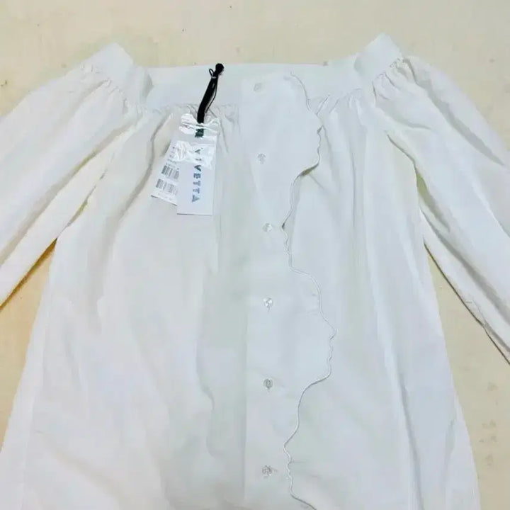 [BUNJANG] Vivetta White Off-Shoulder Blouse / VIVETTA 화이트 오프숄더 블라우스