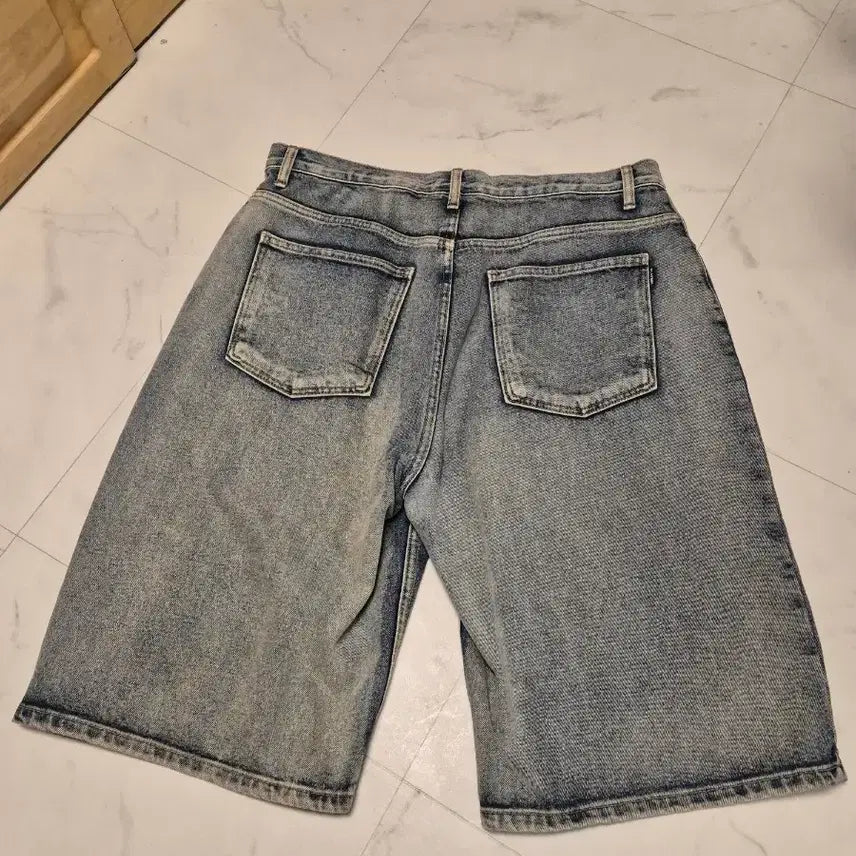 [BUNJANG] Wecanders Playboy Collaboration Denim Shorts XL / 위캔더스 플레이보이 데님 반바지 (사이즈 xl)