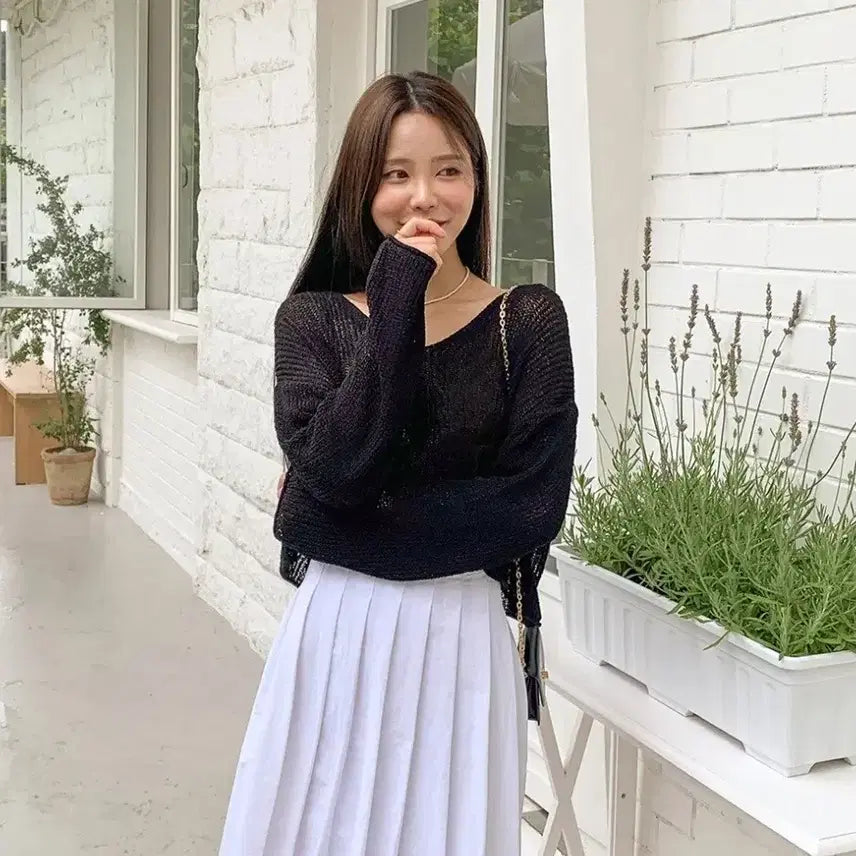[BUNJANG] Maygle V-Neck Crop Knit Khaki / 메이글 하찌 브이넥 크롭 니트 카키 컬러