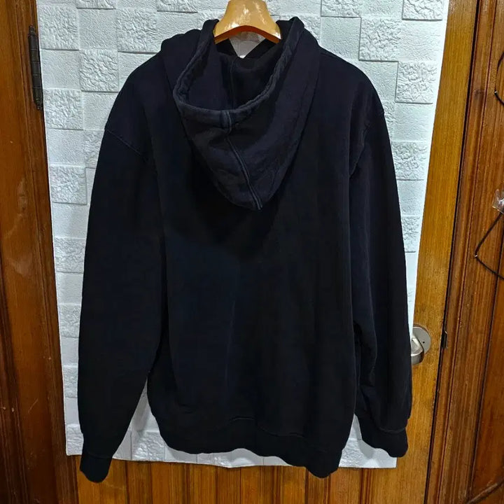 [BUNJANG] YESEYESEE Black Hoodie / YESEYESEE 검정색 후드티