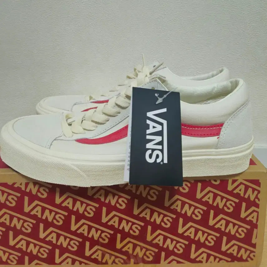 [BUNJANG] Vans Style 36 Racing Red Sneakers (260mm) / [새상품]260 반스 스타일36 레이싱 레드 운동화 스니커즈