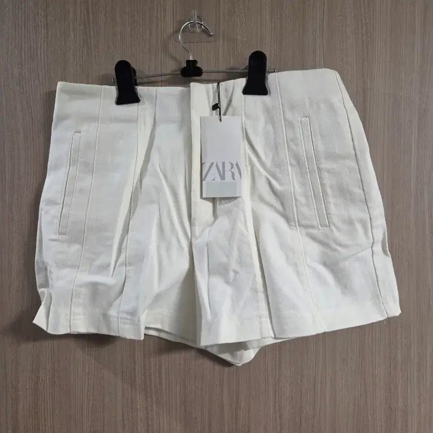 [BUNJANG] ZARA White Pintuck Shorts L / 자라 ZARA 화이트 반바지