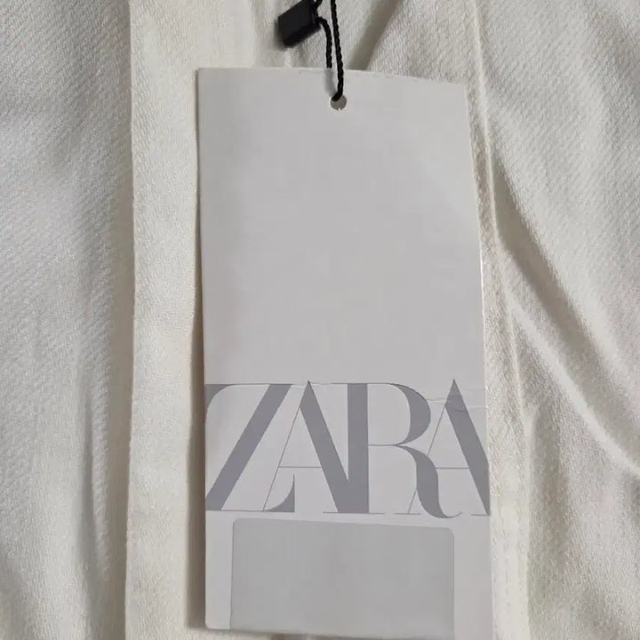 [BUNJANG] ZARA White Pintuck Shorts L / 자라 ZARA 화이트 반바지