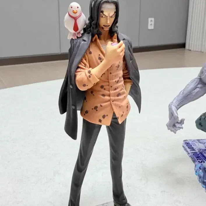 [BUNJANG] One Piece Rob Lucci Figure with Acrylic Base / 원피스 조형왕 로브루치 피규어 (아크릴발판포함)