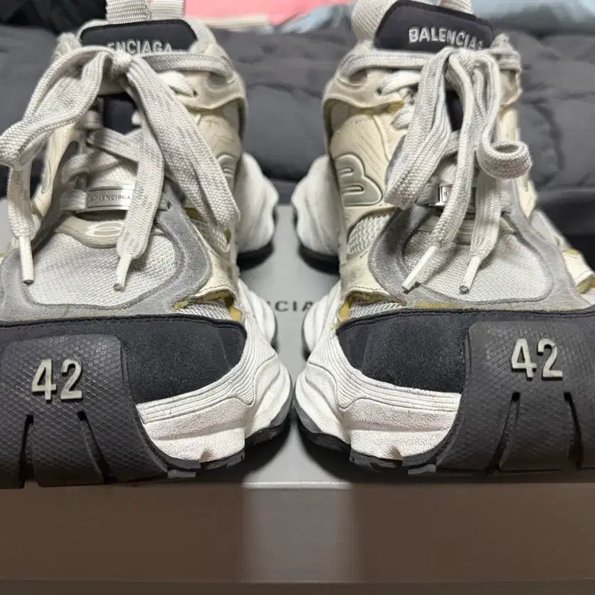 [BUNJANG] Balenciaga Cargo Sneakers / 발렌시아가 카고 스니커즈 42