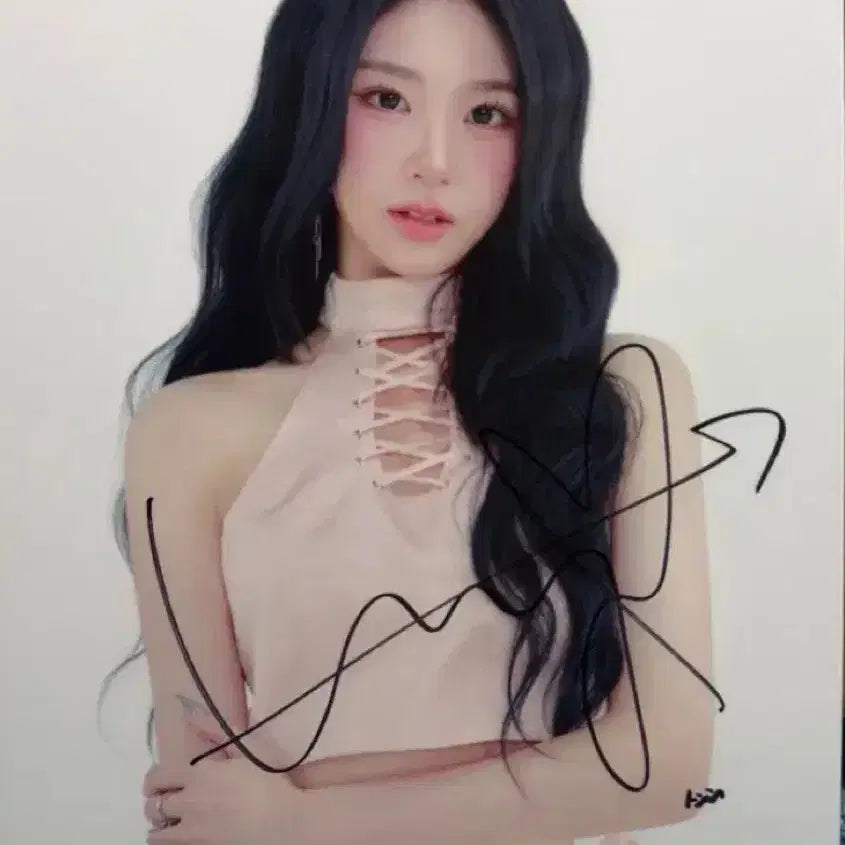 [BUNJANG] tripleS NewJeon Concert Lucky Draw Signed Frame / 트리플에스 콘서트 럭드 2등 신위 싸인 액자  양도