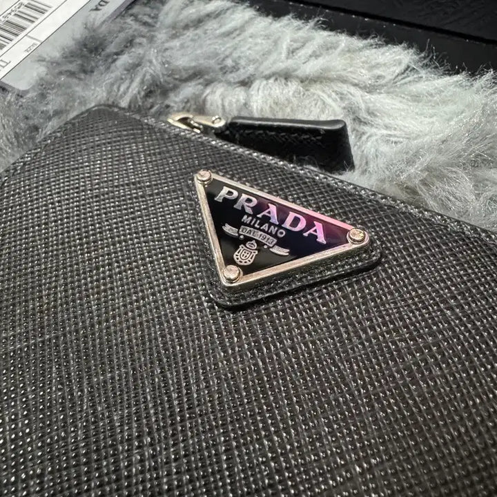 [BUNJANG] Prada Triangle Logo Bifold Wallet / 프라다 PRADA 삼각로고 반지갑 매장판 신제품 풀구성