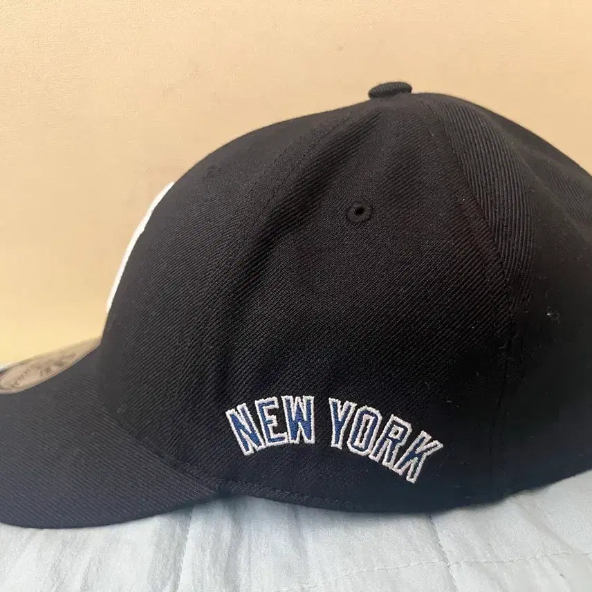 [BUNJANG] MLB New York Yankees Black Baseball Cap / MLB 뉴욕양키스 볼캡 블랙