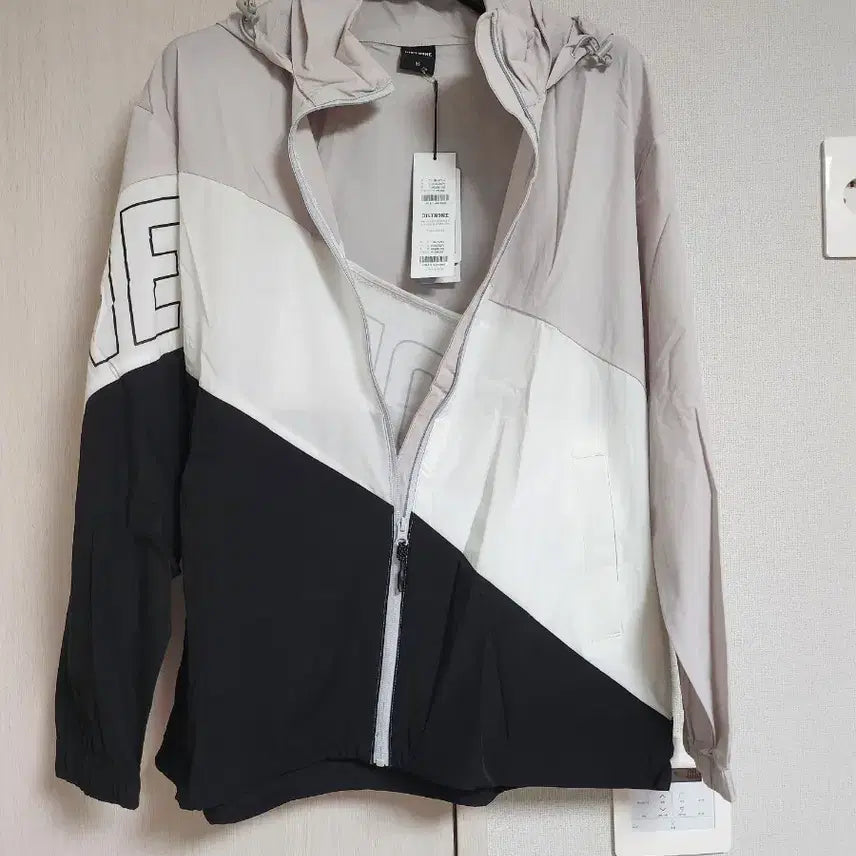[BUNJANG] Litmus Hooded Windbreaker Jacket / 리트머스 후드 바람막이 자켓 .새상품