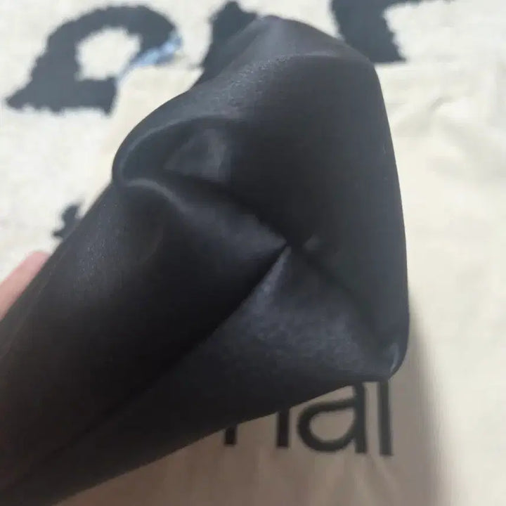 [SOLD OUT] 하이(hai) 리틀 실크백 블랙
