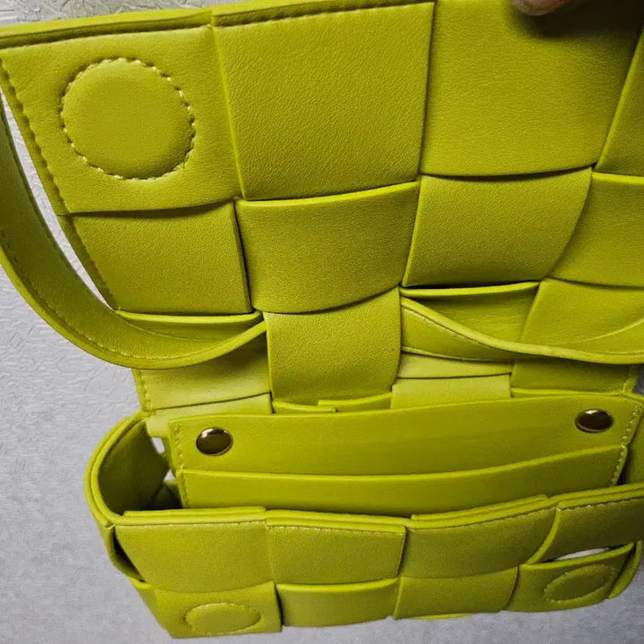 [BUNJANG] Weaving Design Shoulder Bag / 위빙 디자인 숄더백 연두색