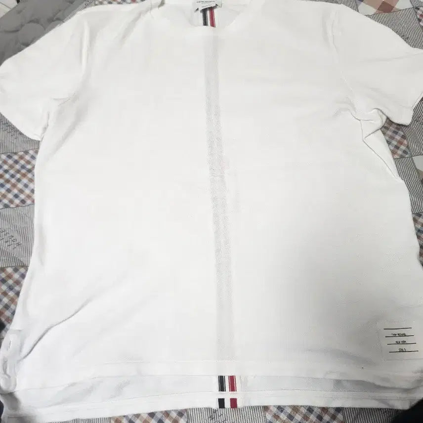 [BUNJANG] Thom Browne Centerback T-Shirt White Size 5 / 톰브라운 센터백 티 백화점 5 (미세목늘어짐)