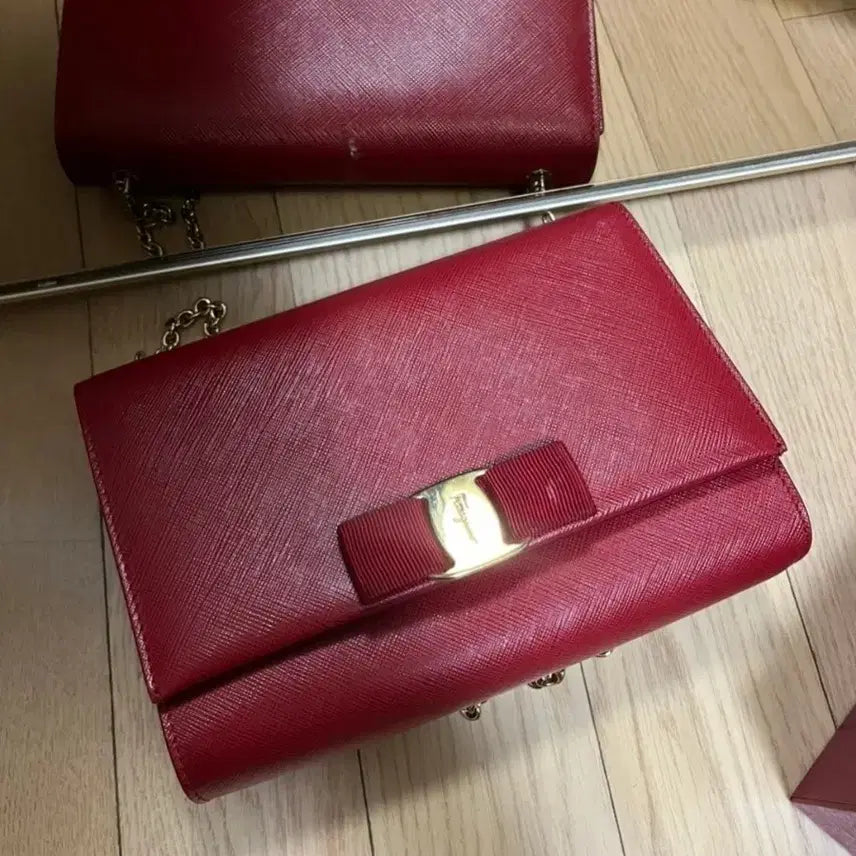 [BUNJANG] Salvatore Ferragamo Red Mini Chain Bag / 페라가모 레드 미니 체인백