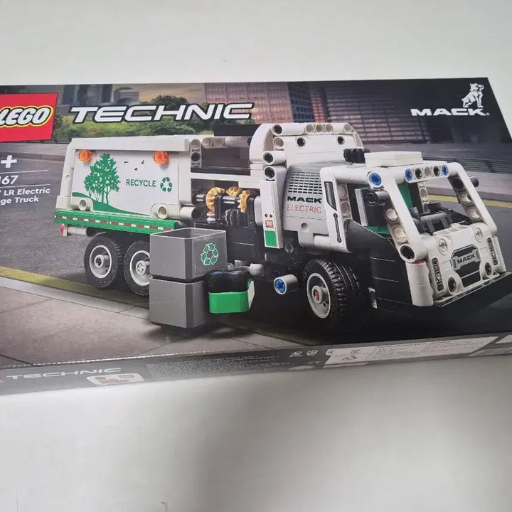 [BUNJANG] LEGO Technic 42167 Mack Garbage Truck / 레고 테크닉 42167 맥 쓰레기 트럭 새상품