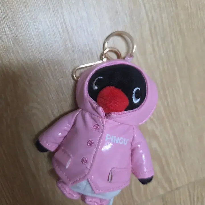 [BUNJANG] CGV Pingu Raincoat Keychain / cgv 핑구 우비 키링