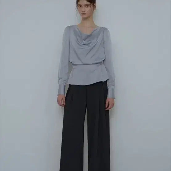 [BUNJANG] DEBBIE Drape Shirring Blouse Sky Blue / 드헤베 드레이프 셔링 블라우스 스카이블루 하객룩