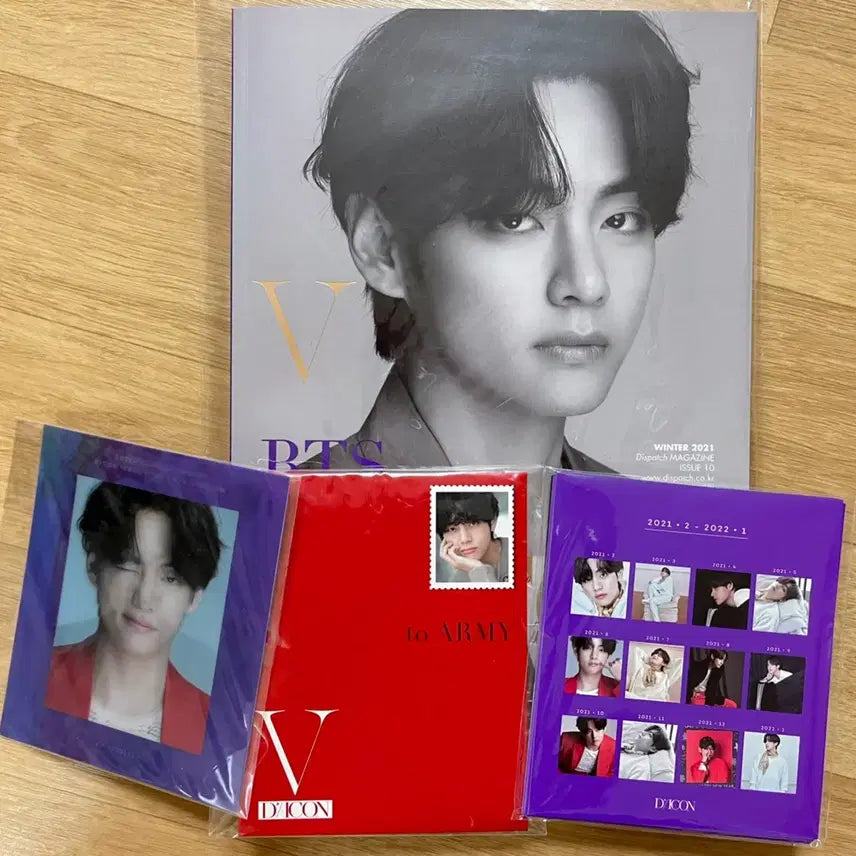 [BUNJANG] BTS V DICON Photobook, Magic Shop Mini Flag, Concert MD &amp; BT21 Tata Bundle Set / 일괄양도)방탄 디아이콘 뷔 화보집&amp;매직샵미니플래그&amp;콘서트MD&amp;BT21타타