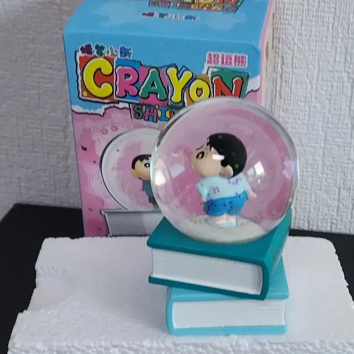 [BUNJANG] Crayon Shin-chan Water Globe LED Lamp / 짱구워터볼 LED