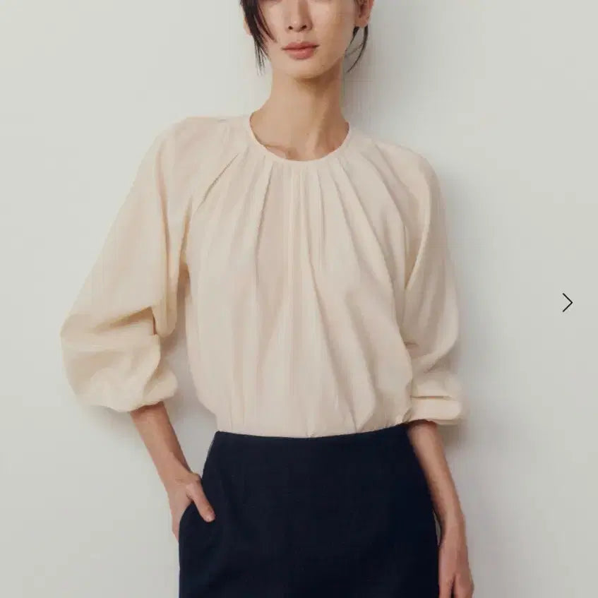 [BUNJANG] sie Haze Pintuck Blouse Apricot / sie 시에 헤이즈 핀턱 블라우스 애프리콧 새상품