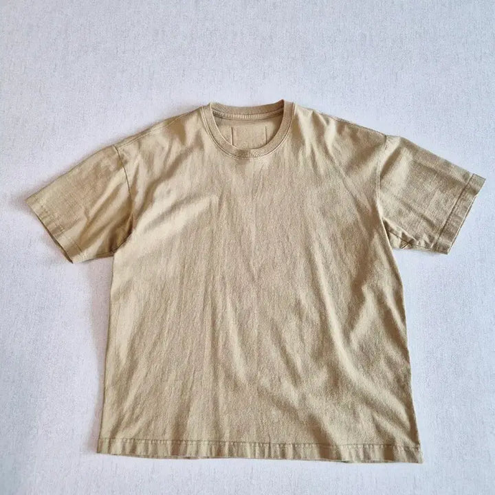 [BUNJANG] Document Short Sleeve T-Shirt Set (Beige, White) / 도큐먼트 반팔 티셔츠(M, 베이지, 화이트)