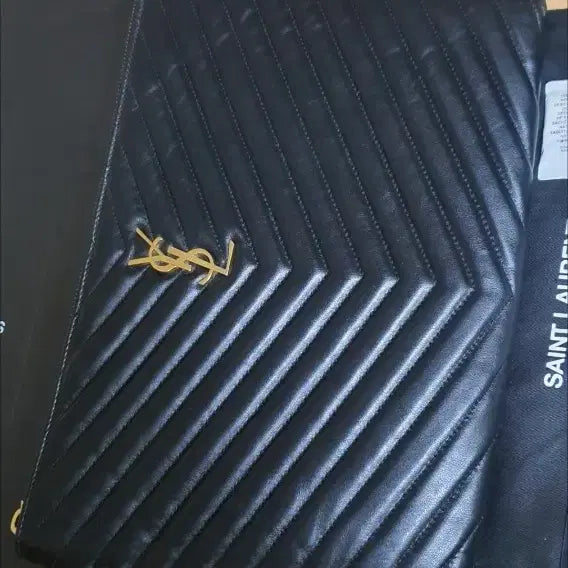 [BUNJANG] Saint Laurent New Medium Clutch Bag Black Gold Hardware / 입생로랑 생로랑 뉴미듐 클러치/클러치백 정품S급(보증서O)