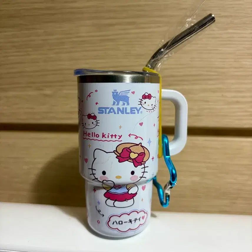 [BUNJANG] Stanley Hello Kitty Tumbler + Straw Keyring (10cm) / 스탠리 헬로키티 텀블러 + 스트로우 키링 10cm