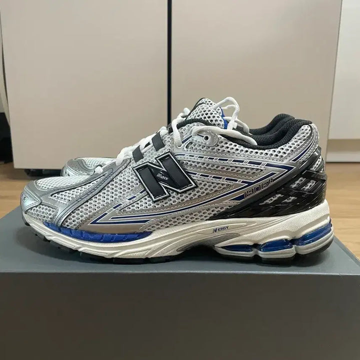 [BUNJANG] New Balance 1906 Silver Metallic 265 / 뉴발1906 실버메탈릭 265